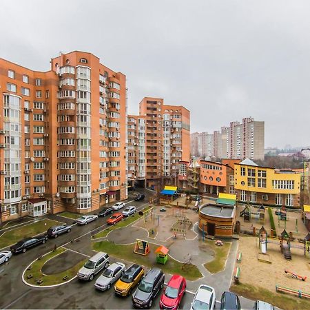 Комфортная Двухкомнатная Квартира Возле Метро Академгородок Киев Екстериор снимка