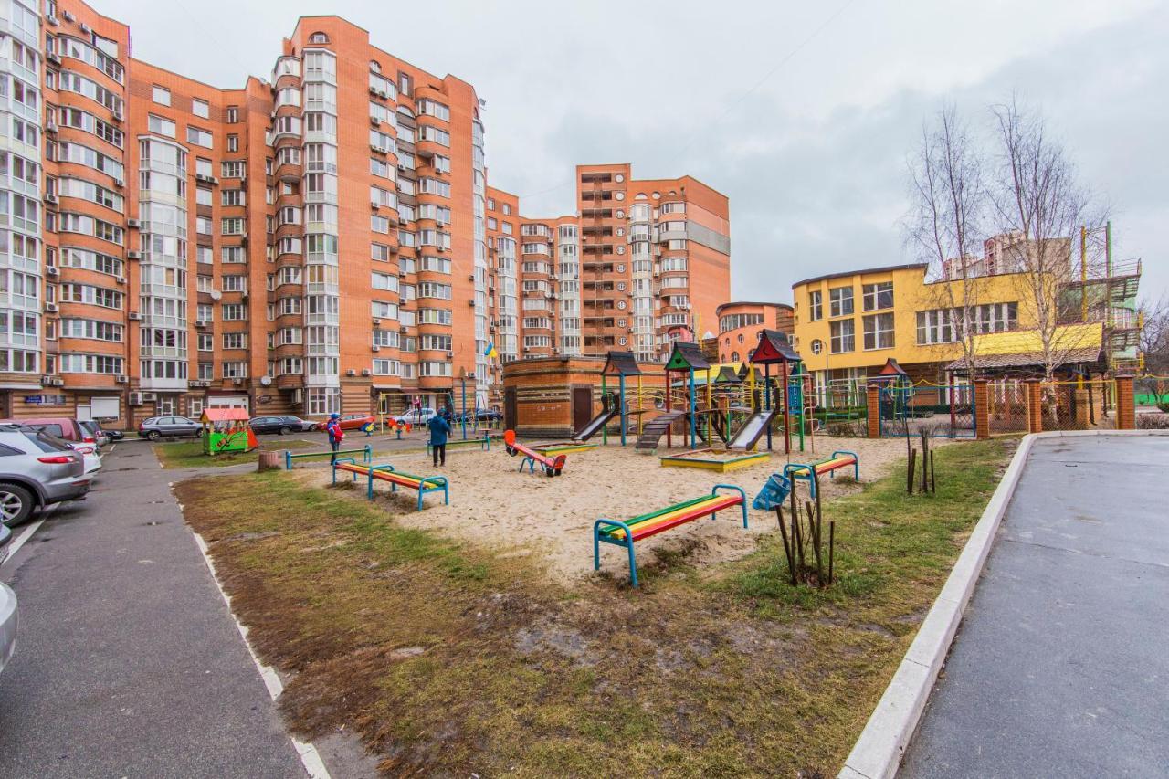 Комфортная Двухкомнатная Квартира Возле Метро Академгородок Киев Екстериор снимка